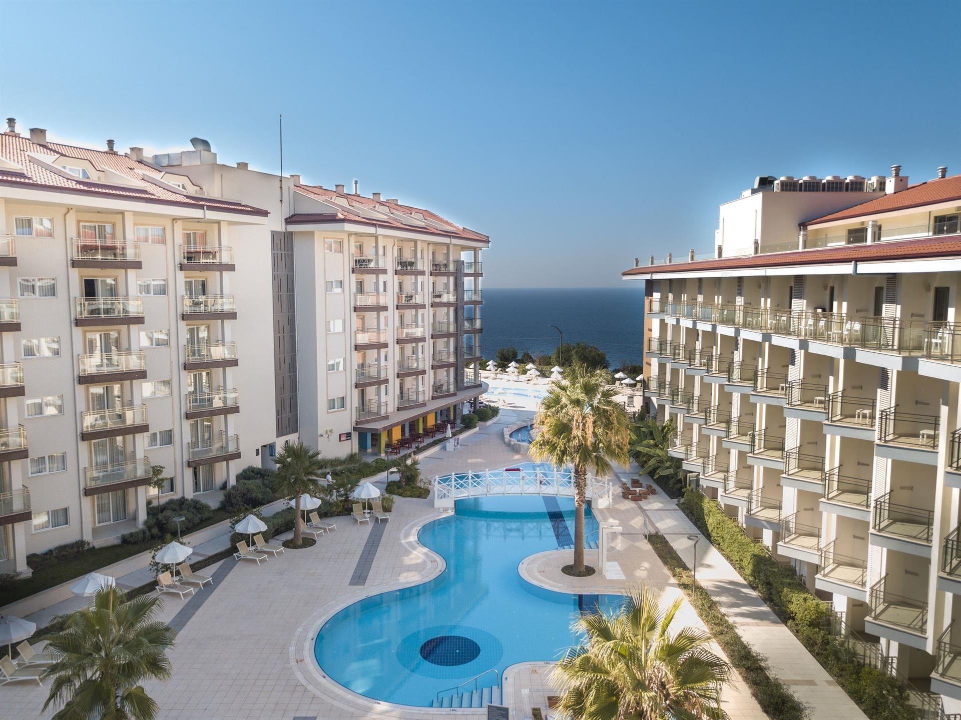 Ramada Resort By Wyndham Kusadasi & Golf 5*